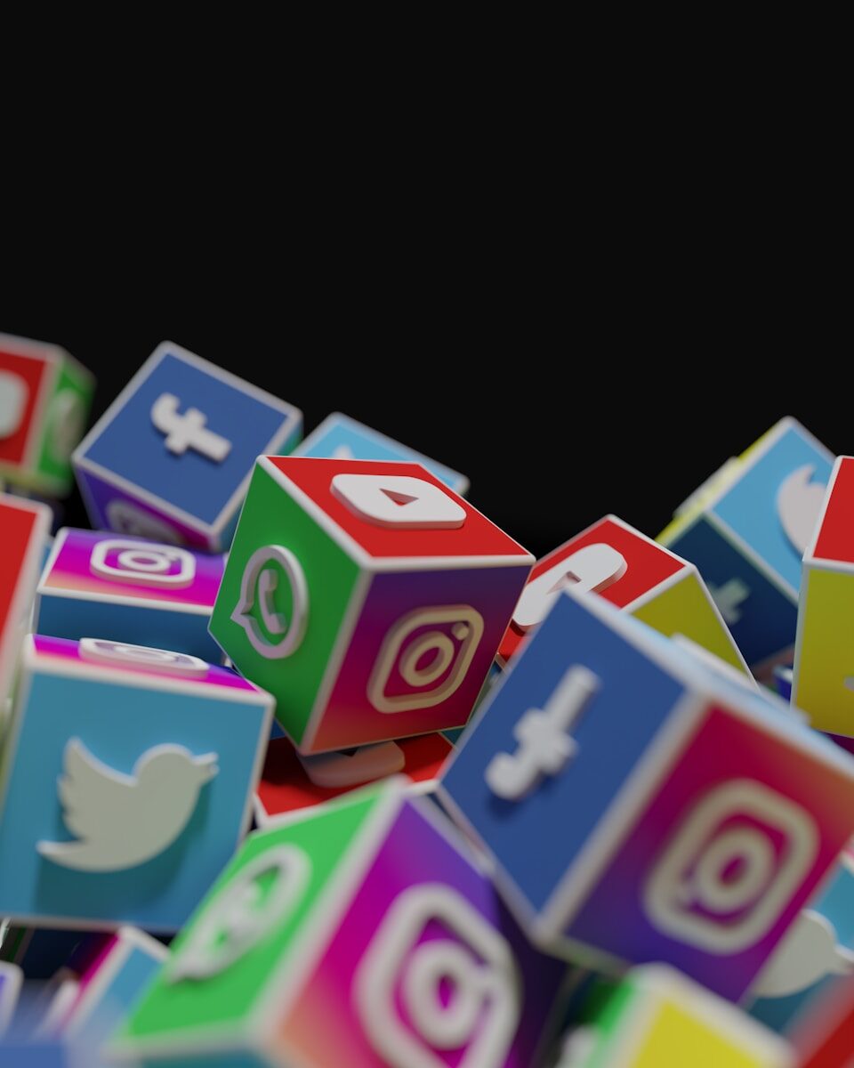 SOCIAL MEDIA & CONTENT MARKETING